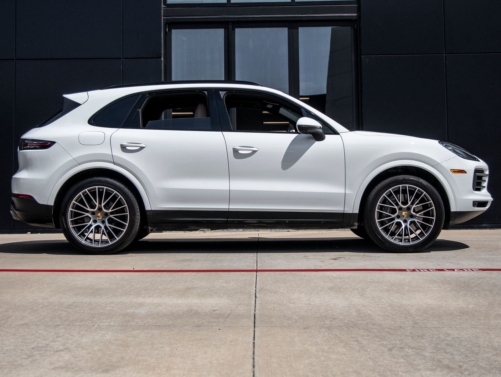 2023 Porsche Cayenne Base