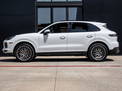 2023 Porsche Cayenne Base
