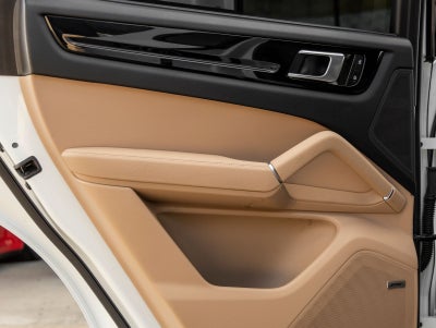 2023 Porsche Cayenne Base