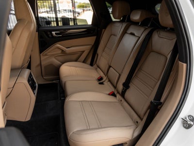 2023 Porsche Cayenne Base