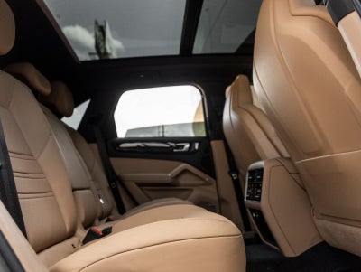 2023 Porsche Cayenne Base