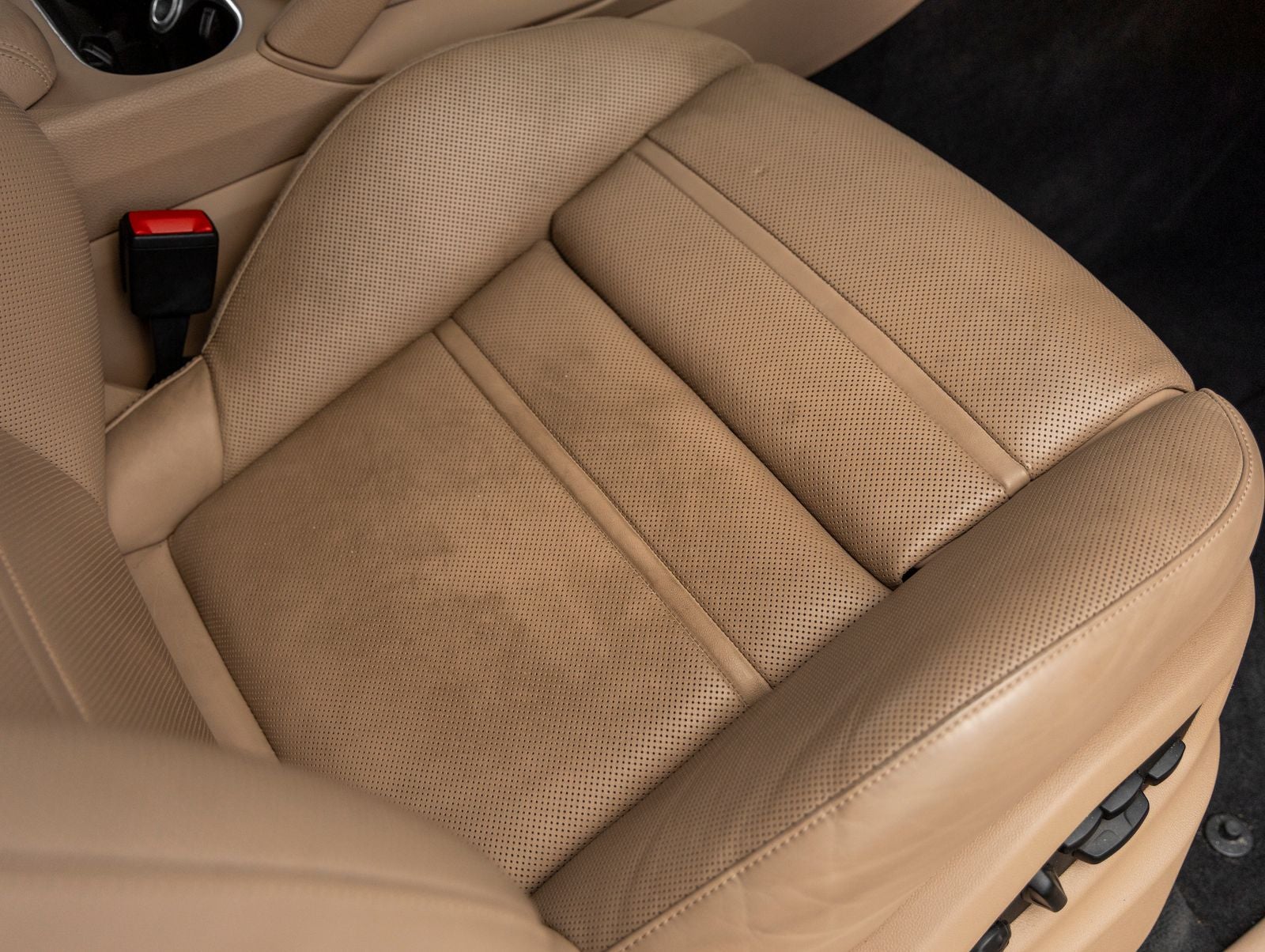 2023 Porsche Cayenne Base