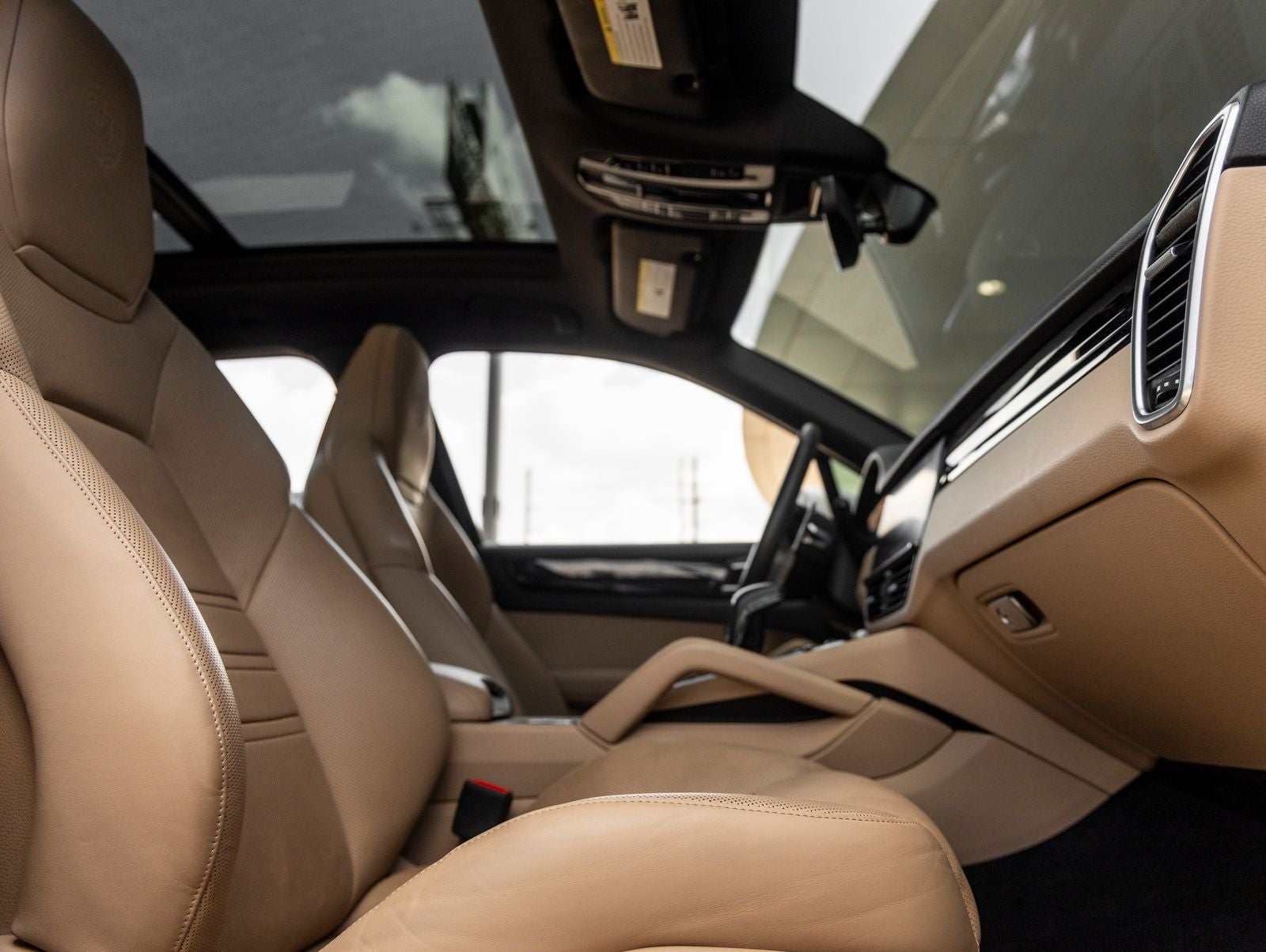 2023 Porsche Cayenne Base