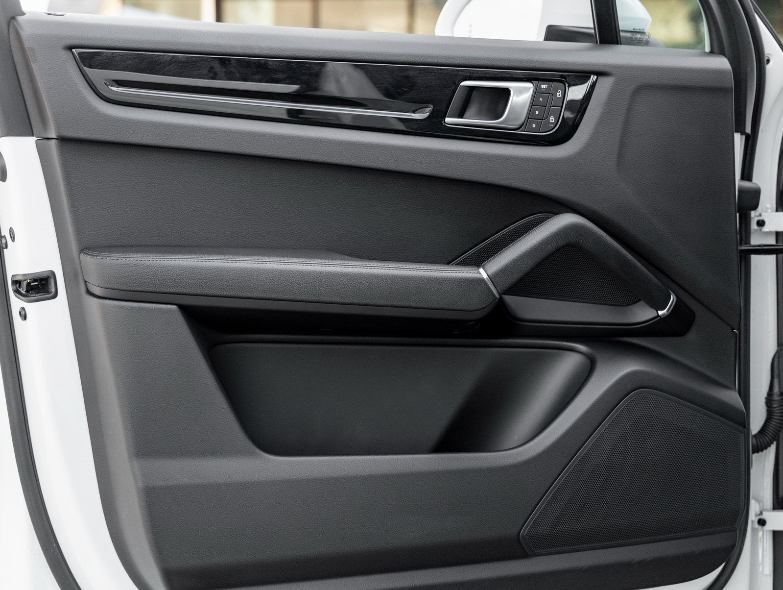 2023 Porsche Cayenne Base