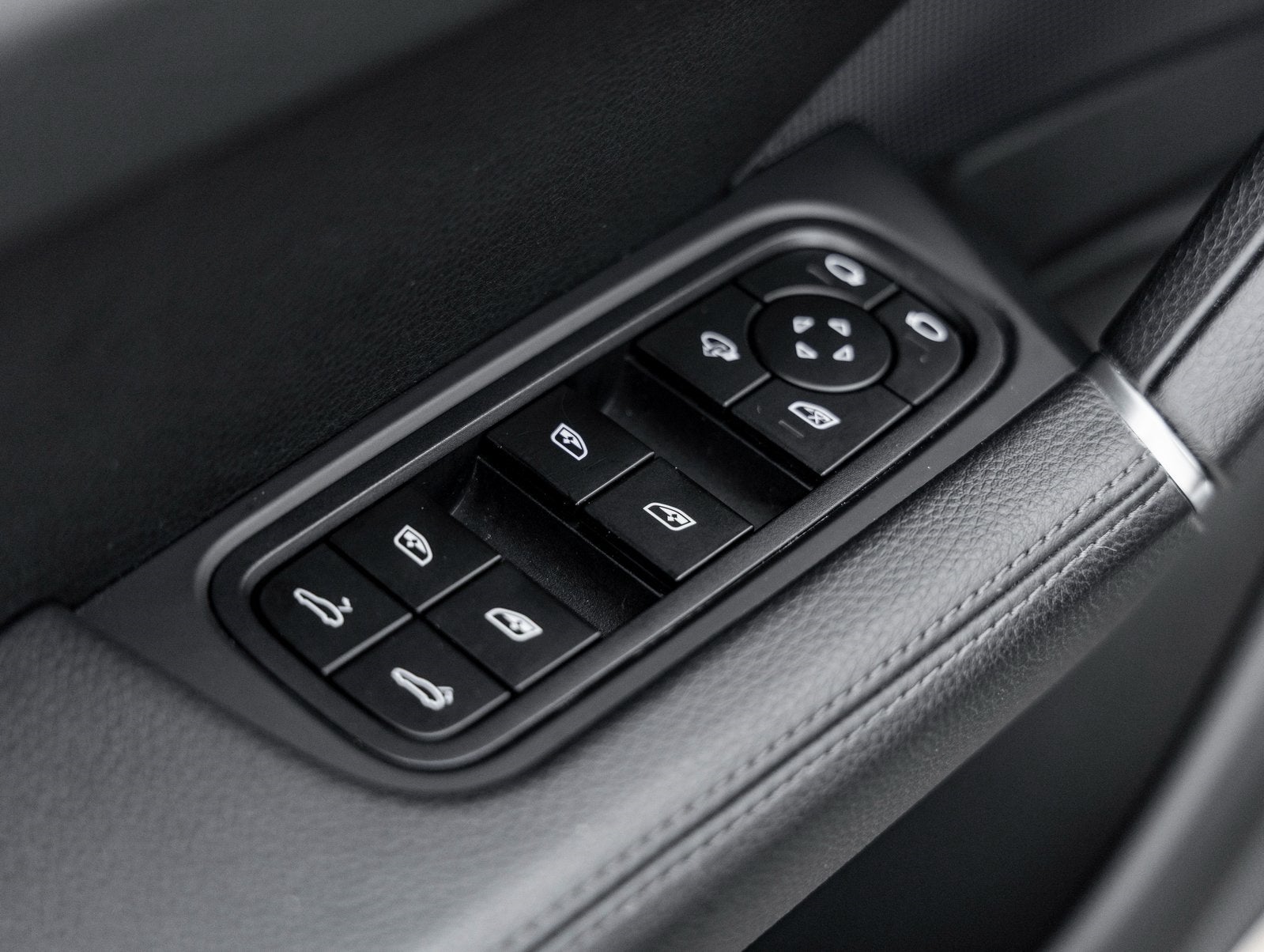 2023 Porsche Cayenne Base