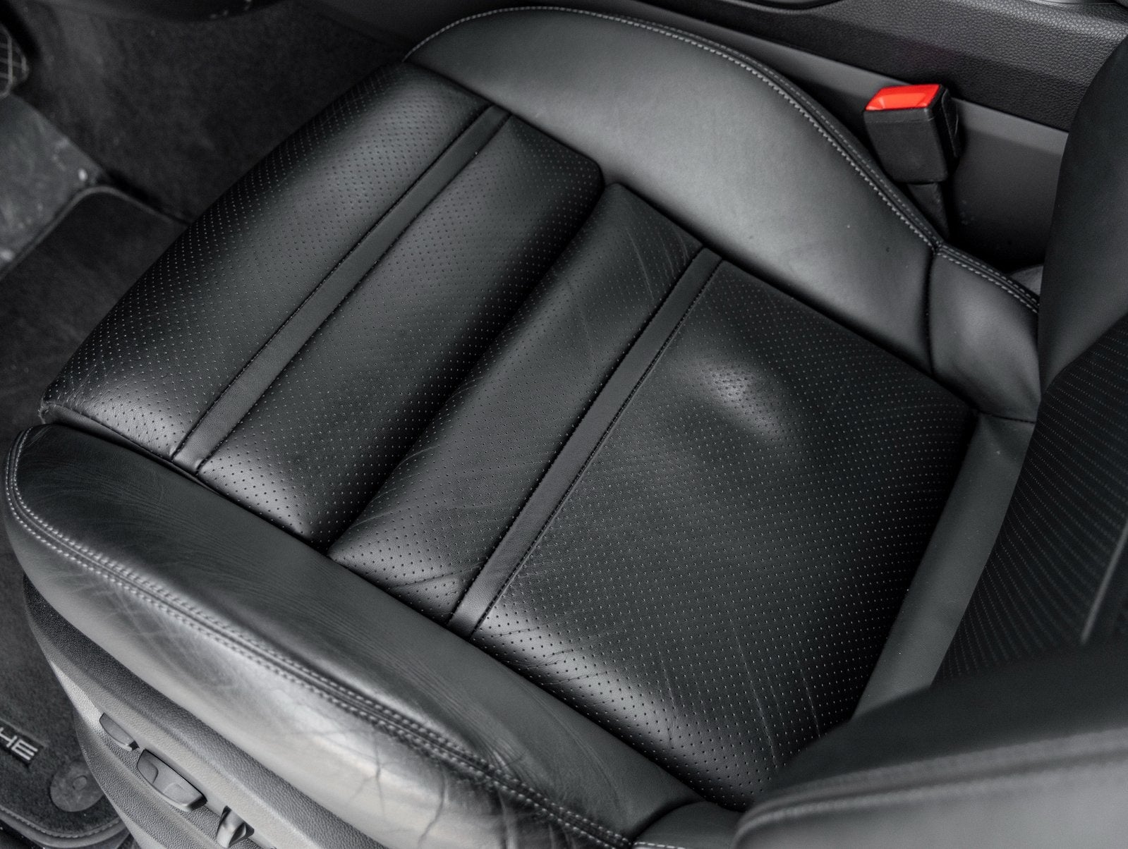 2023 Porsche Cayenne Base