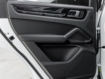2023 Porsche Cayenne Base