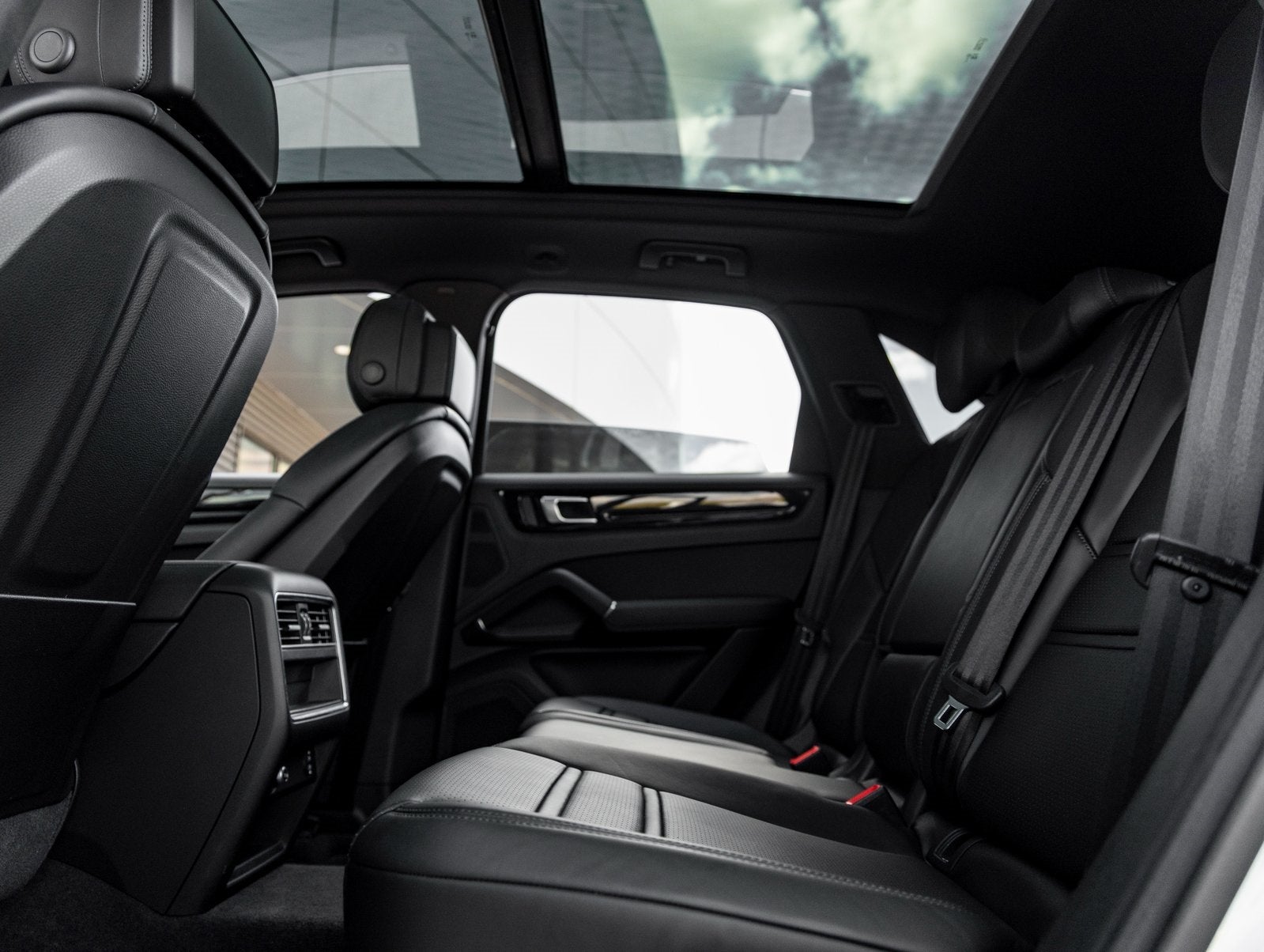 2023 Porsche Cayenne Base