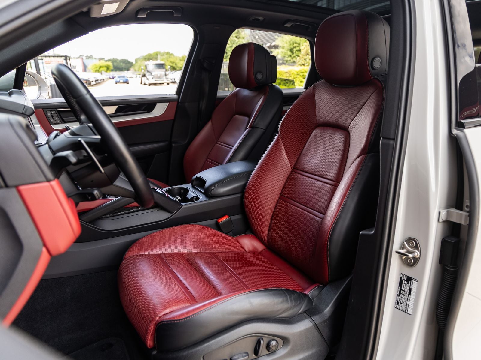 2024 Porsche Cayenne AWD