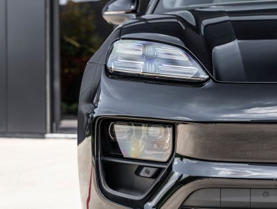 2025 Porsche Macan 4 Electric