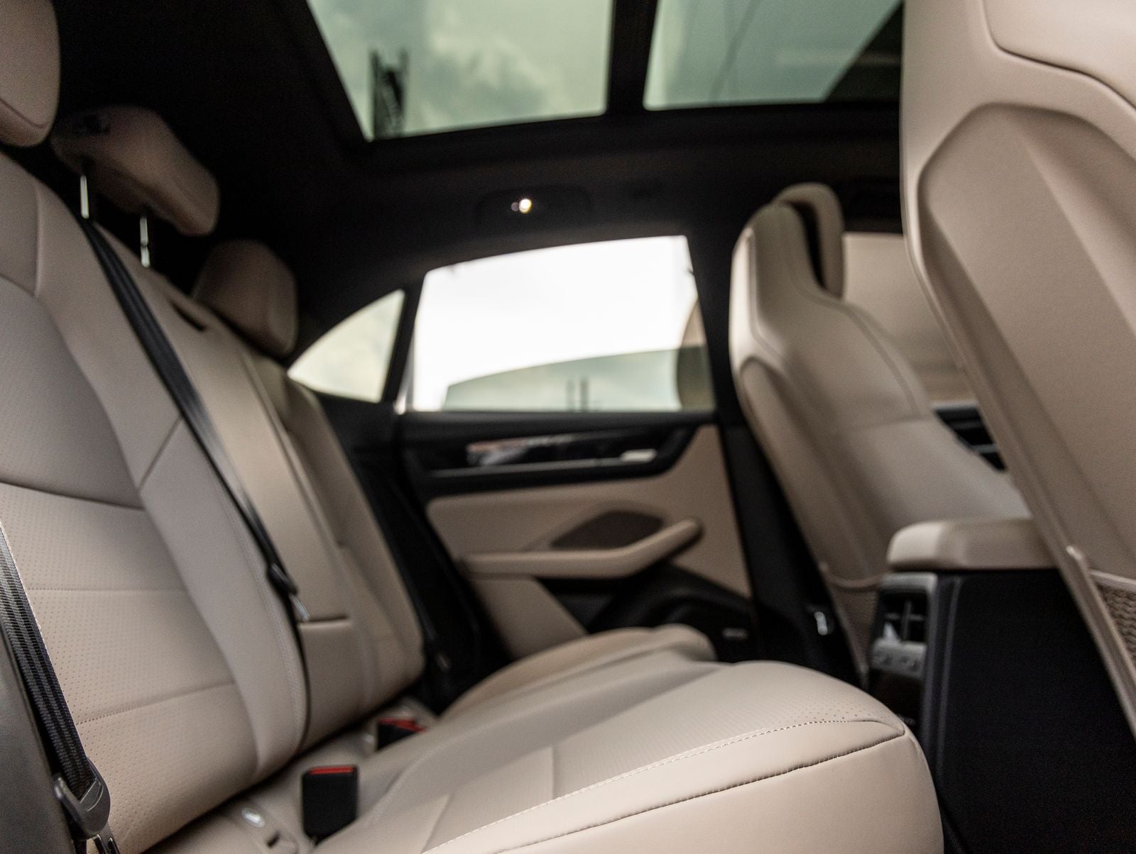 2025 Porsche Macan 4 Electric