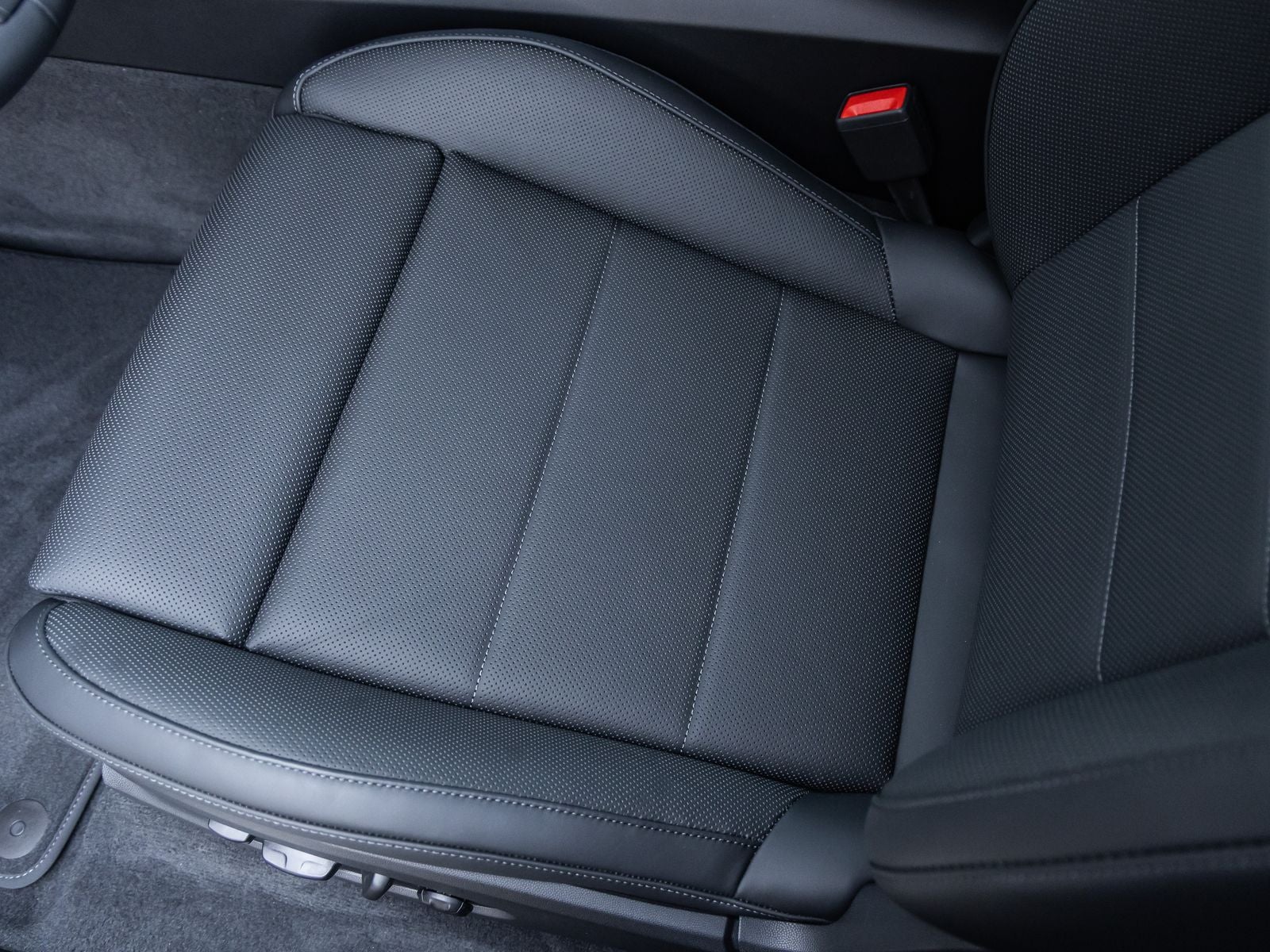 2025 Porsche Macan Electric Macan 4 Electric