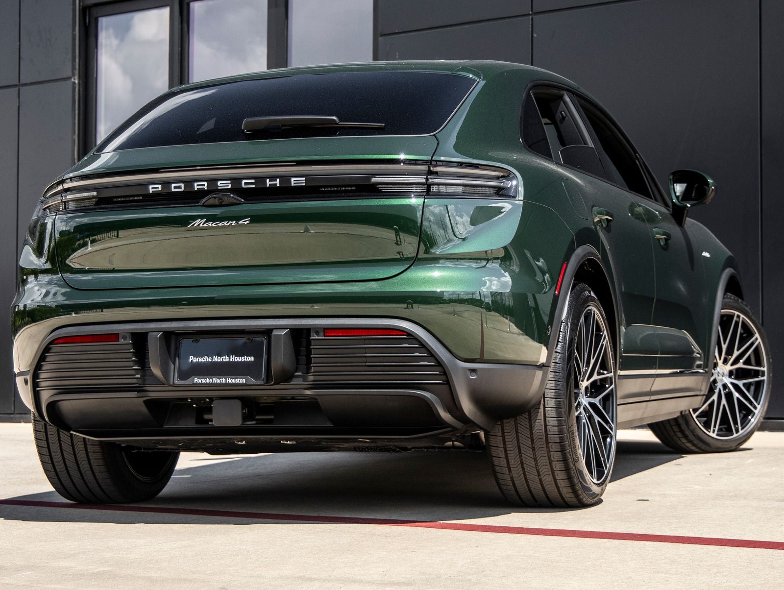 2025 Porsche Macan 4 Electric