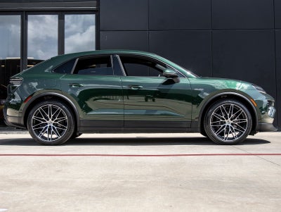 2025 Porsche Macan 4 Electric