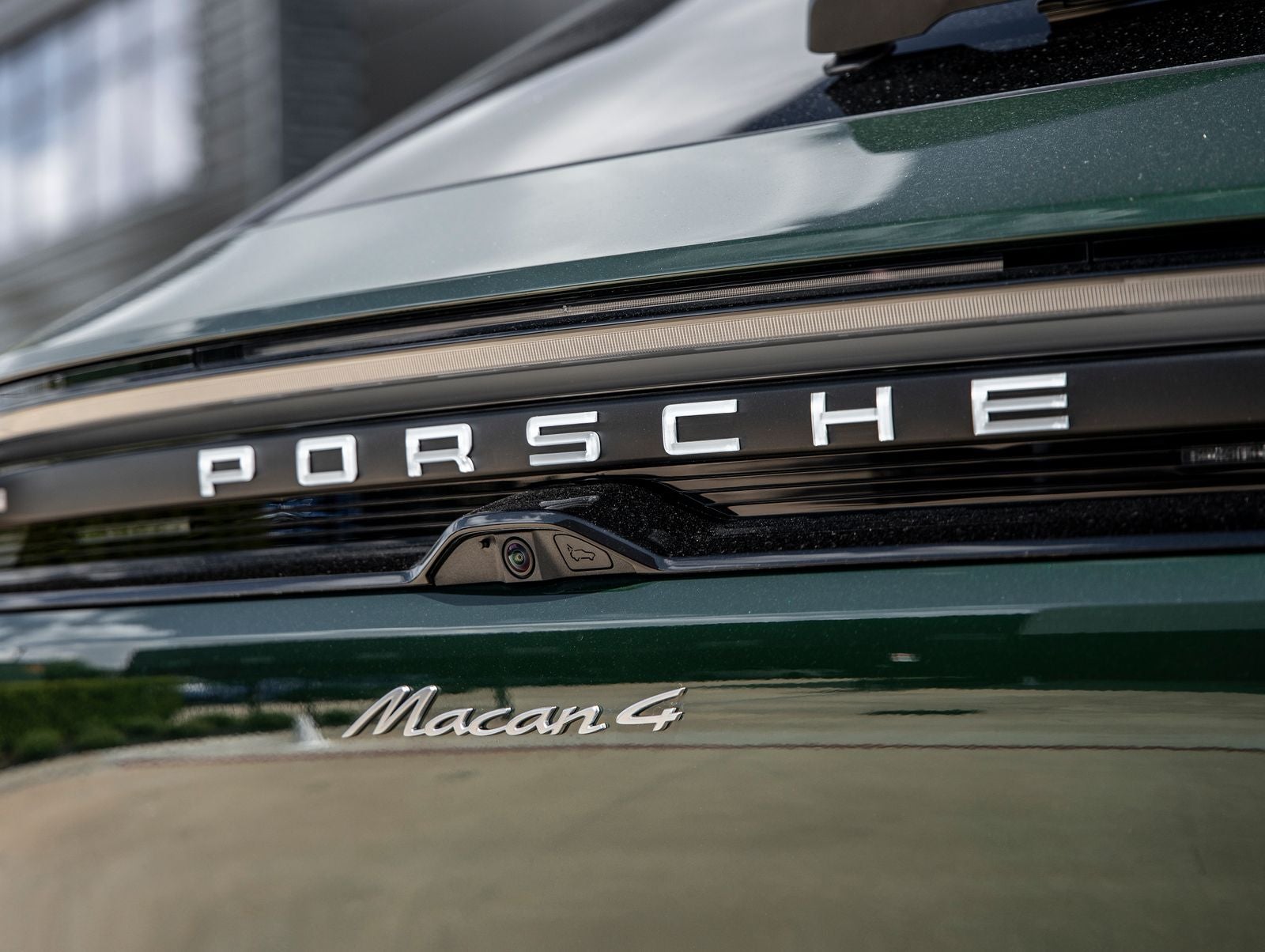 2025 Porsche Macan 4 Electric