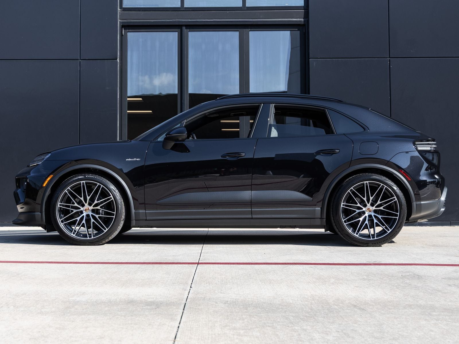 2025 Porsche Macan Electric 4