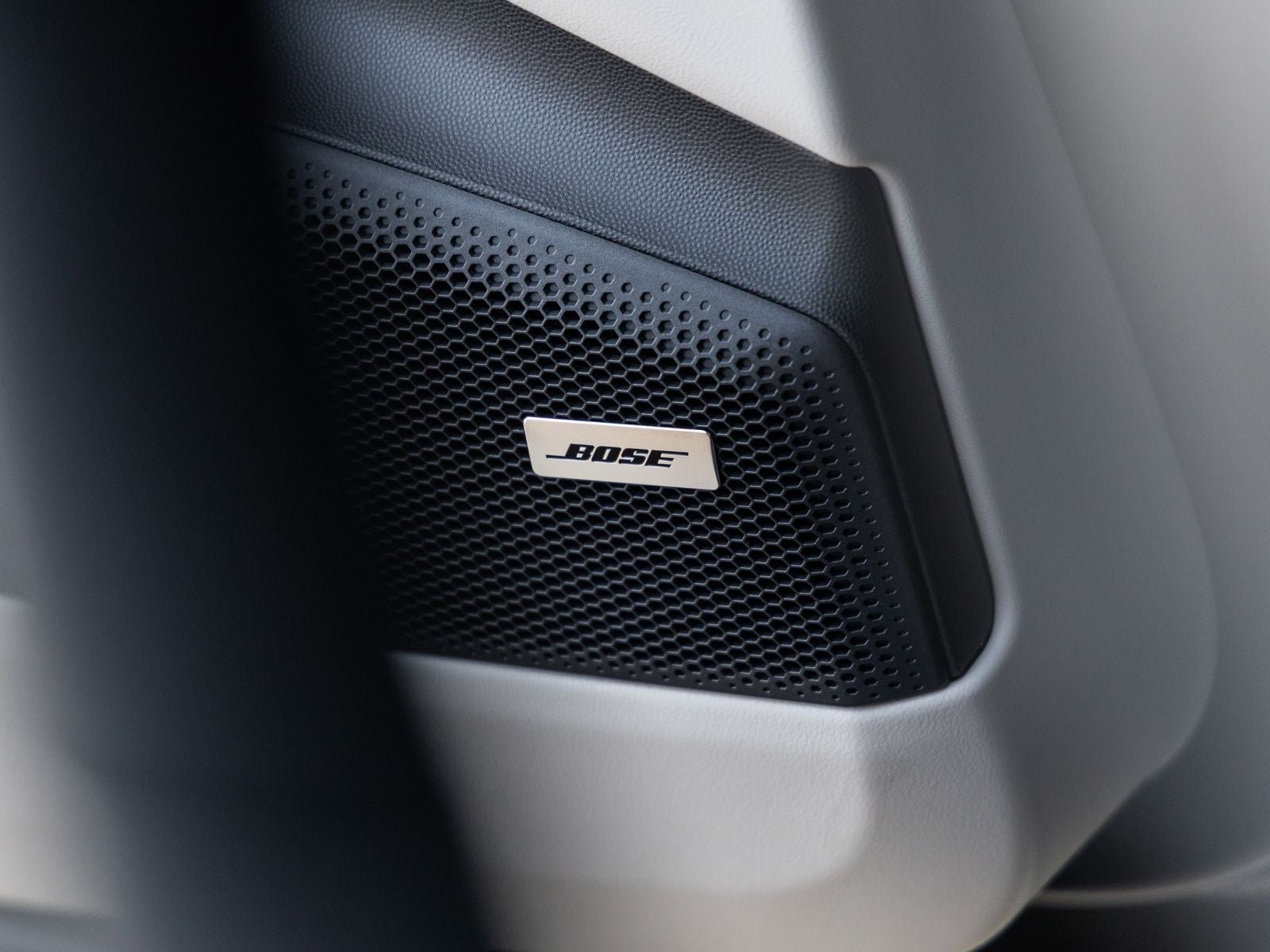 2025 Porsche Macan Electric 4