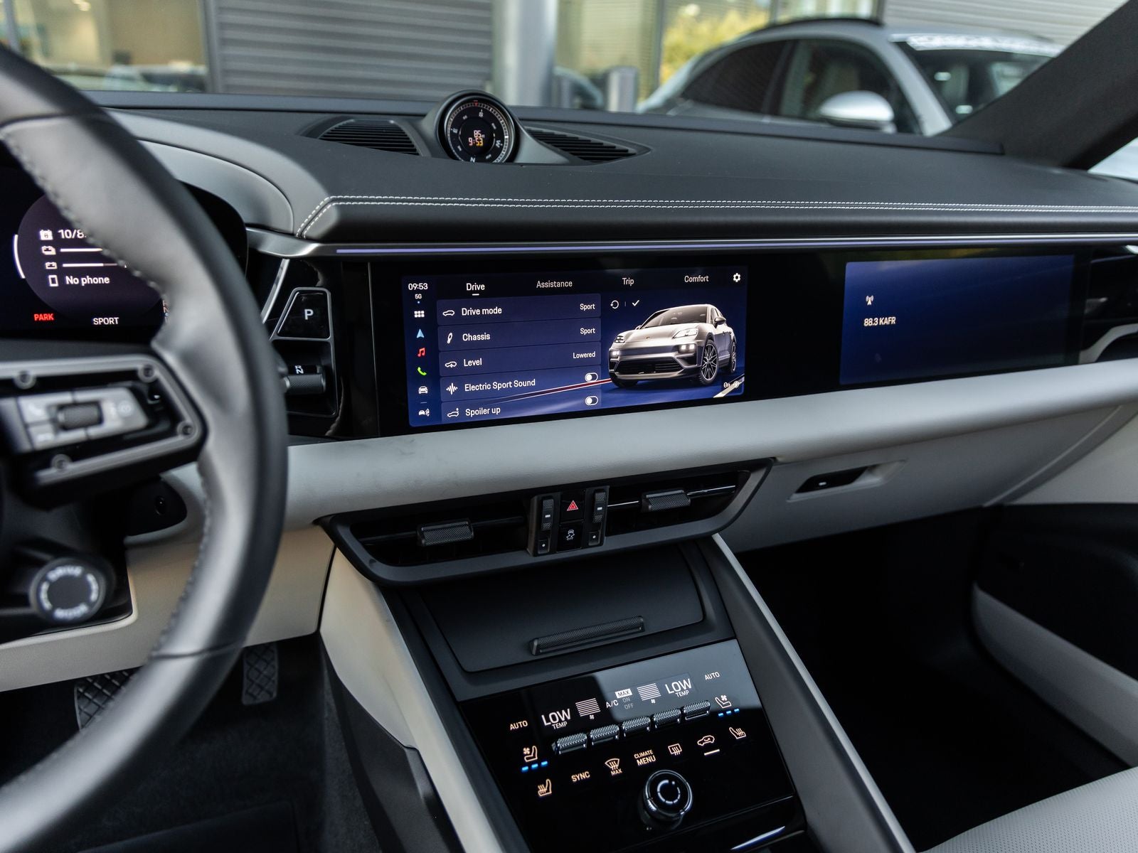 2025 Porsche Macan Electric 4