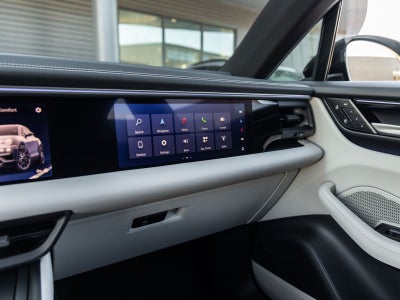 2025 Porsche Macan Electric 4