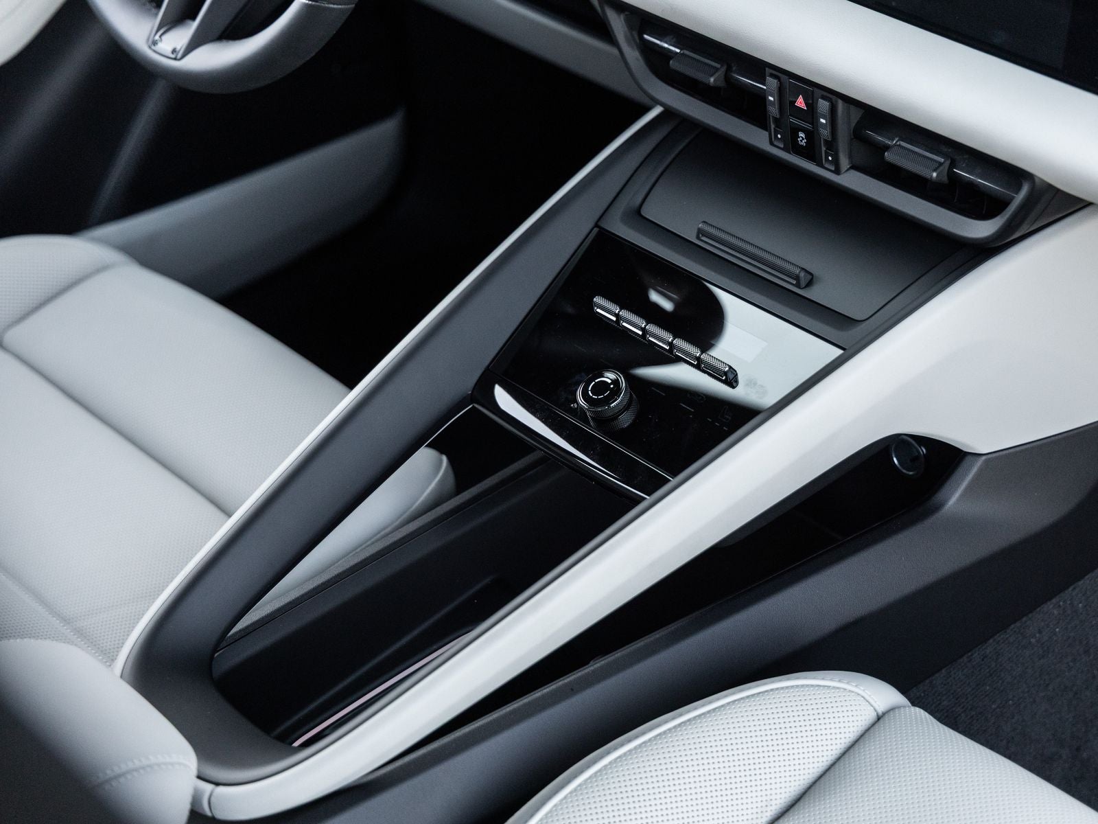 2025 Porsche Macan Electric 4