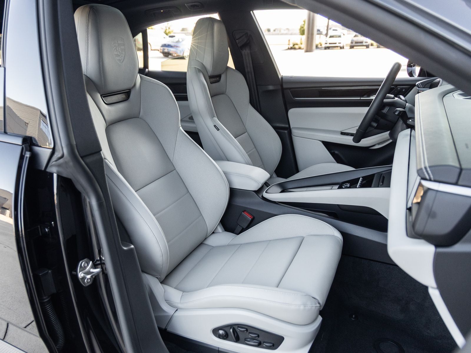 2025 Porsche Macan Electric 4