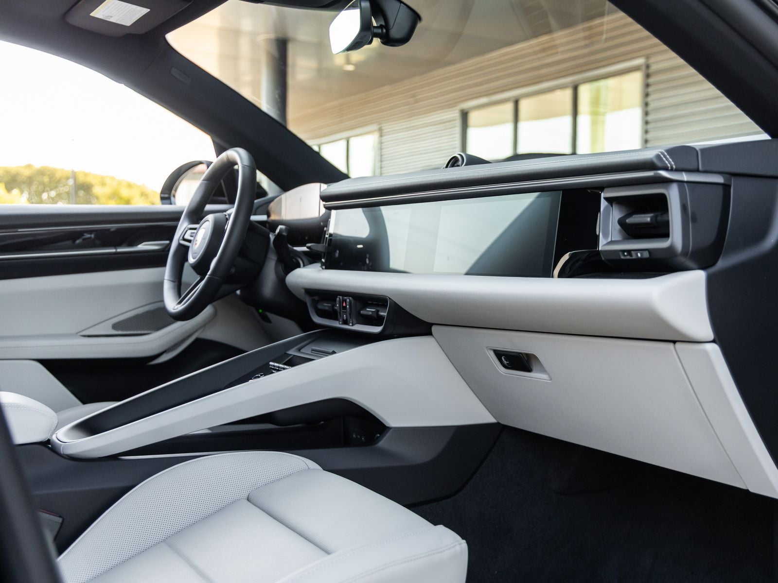 2025 Porsche Macan Electric 4