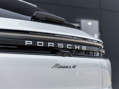 2026 Porsche Macan Macan 4 Electric