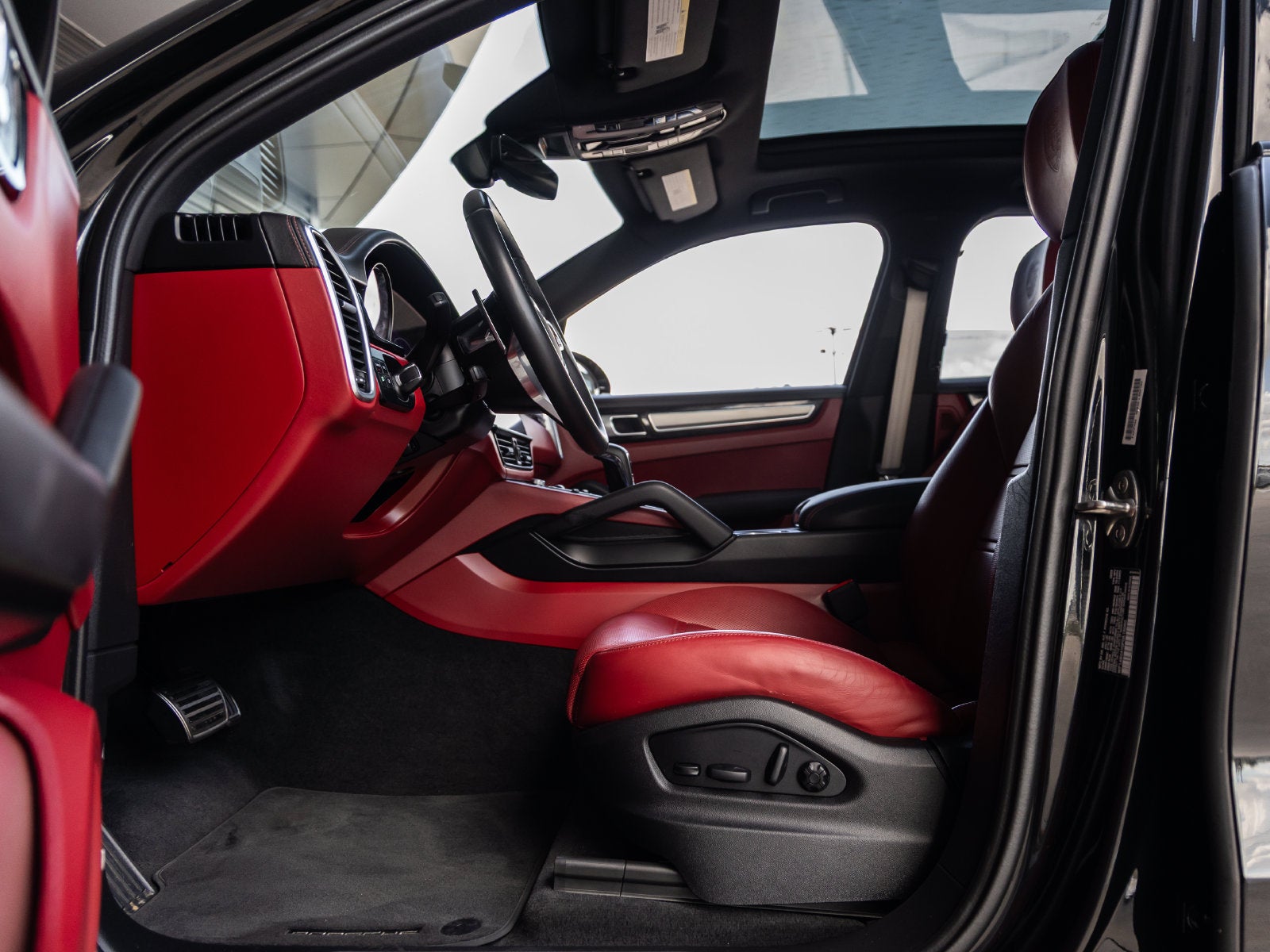 2023 Porsche Cayenne Cayenne S Platinum Edition