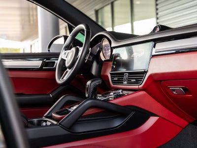 2023 Porsche Cayenne Cayenne S Platinum Edition