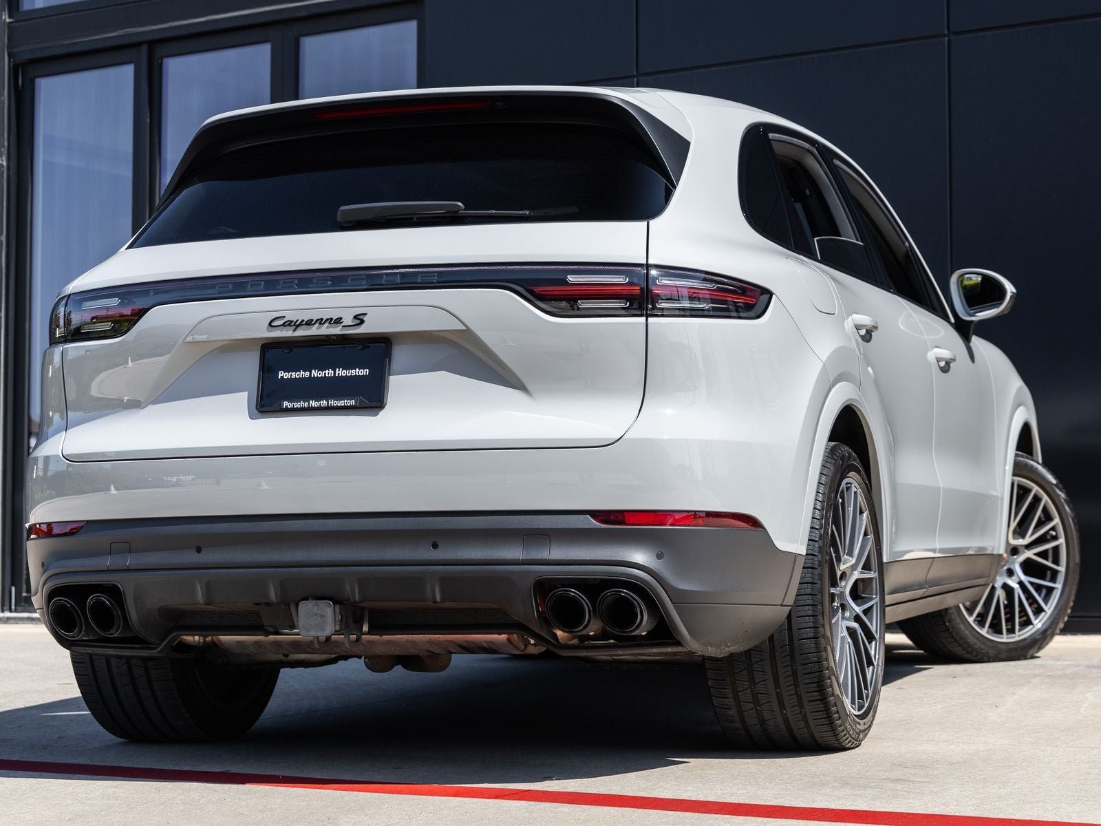 2023 Porsche Cayenne S Platinum Edition