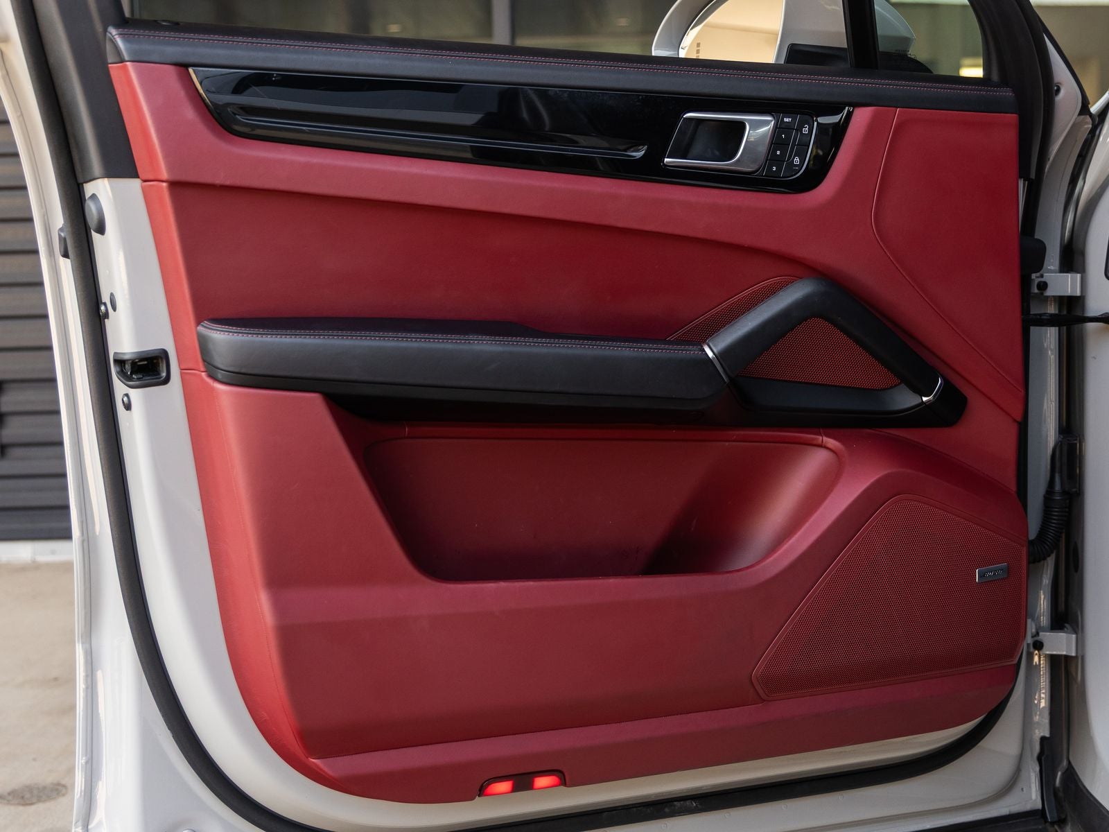 2023 Porsche Cayenne S Platinum Edition