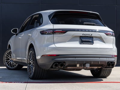2023 Porsche Cayenne S Platinum Edition