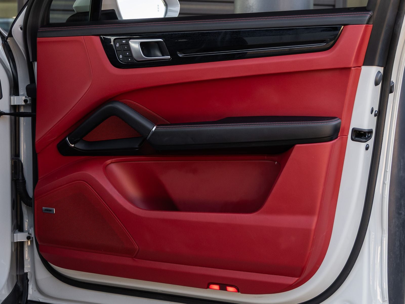 2023 Porsche Cayenne S Platinum Edition