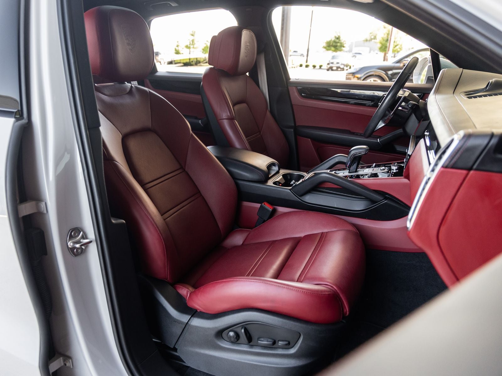 2023 Porsche Cayenne S Platinum Edition
