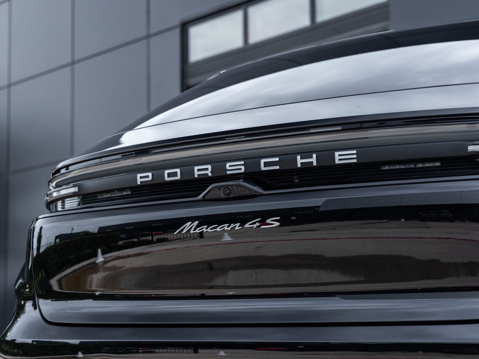 2025 Porsche Macan Macan 4S Electric