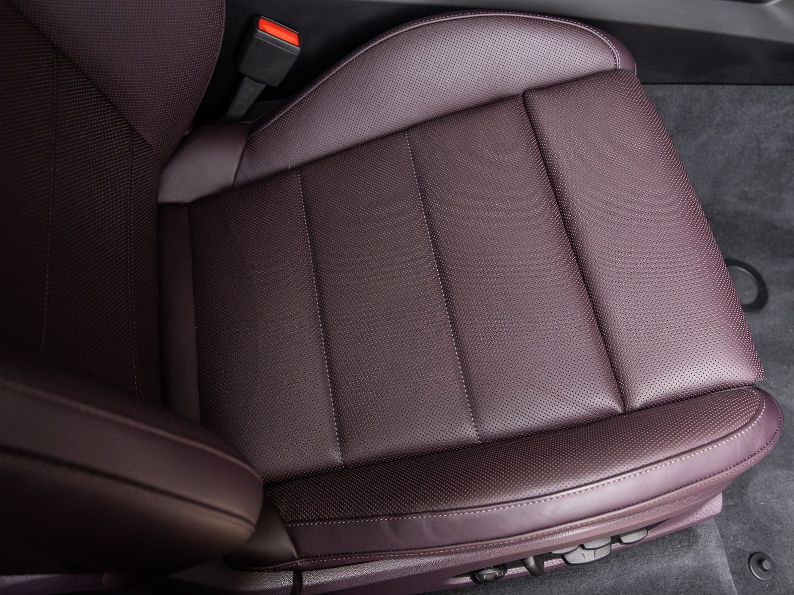 2025 Porsche Macan Macan 4S Electric