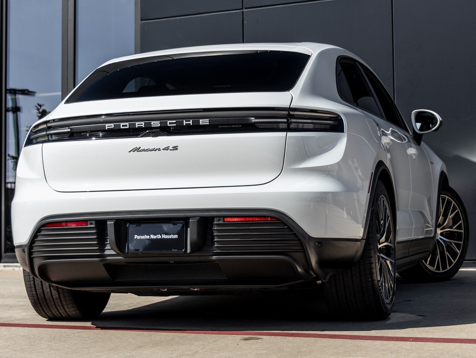 2025 Porsche Macan Electric 4S