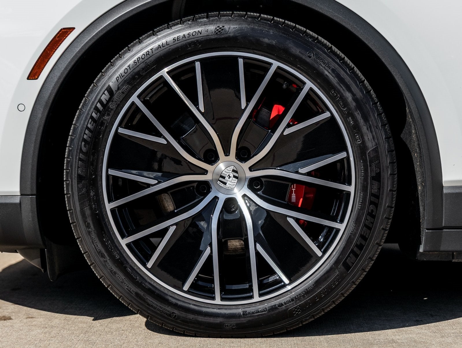 2025 Porsche Macan Electric 4S