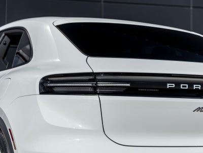2025 Porsche Macan Electric 4S