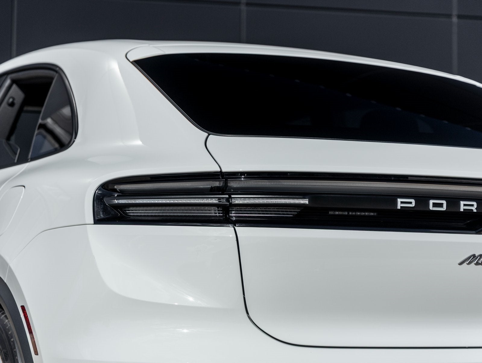 2025 Porsche Macan Electric 4S