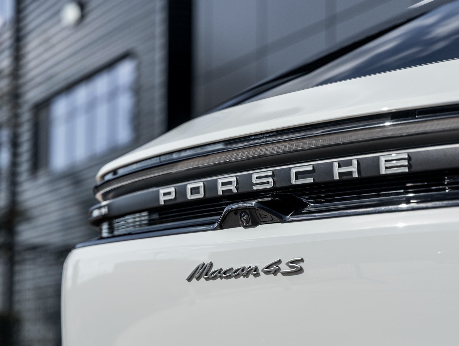 2025 Porsche Macan Electric 4S