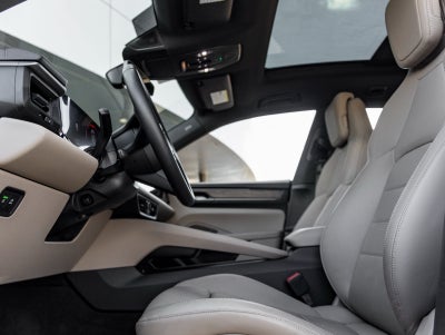 2025 Porsche Macan Electric 4S