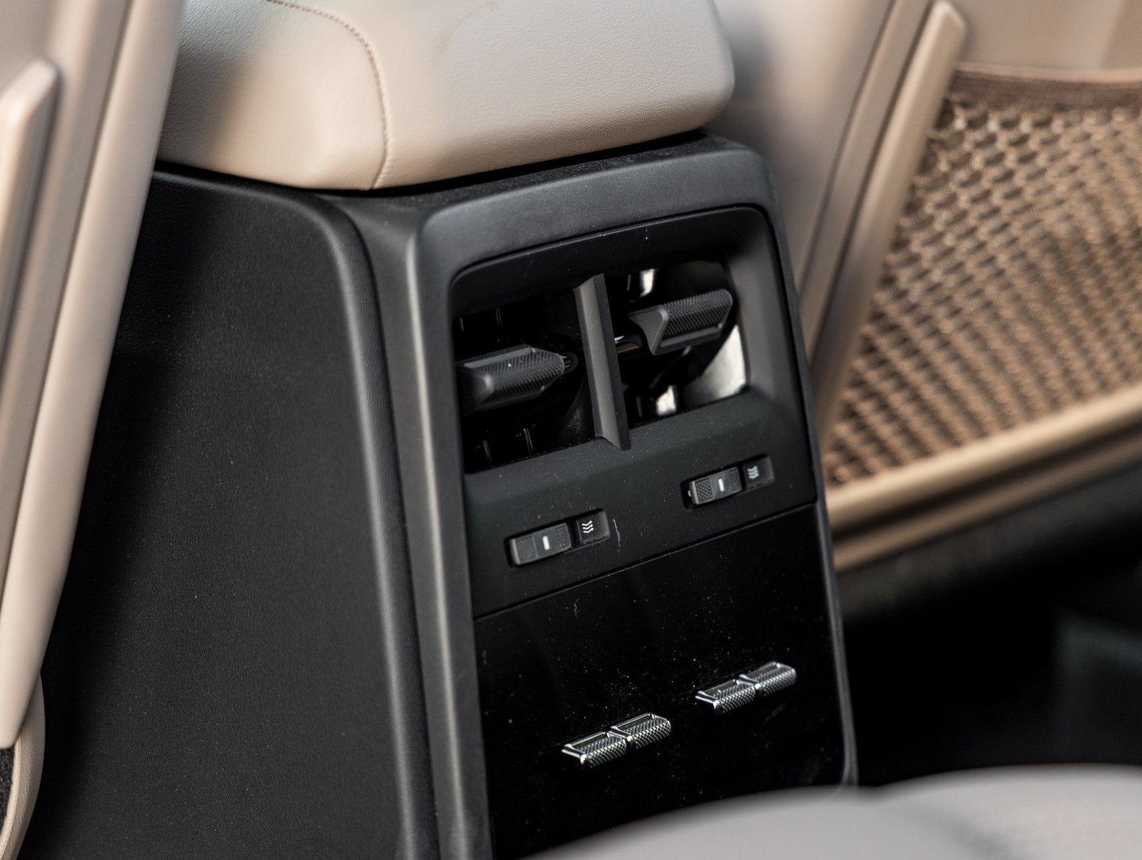 2025 Porsche Macan Electric 4S