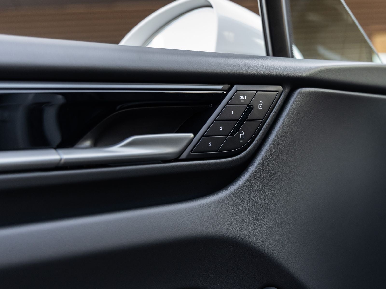 2025 Porsche Macan Macan 4S Electric