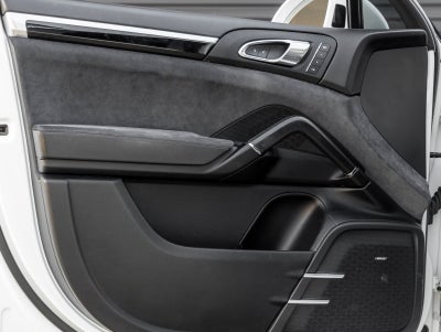 2017 Porsche Cayenne GTS