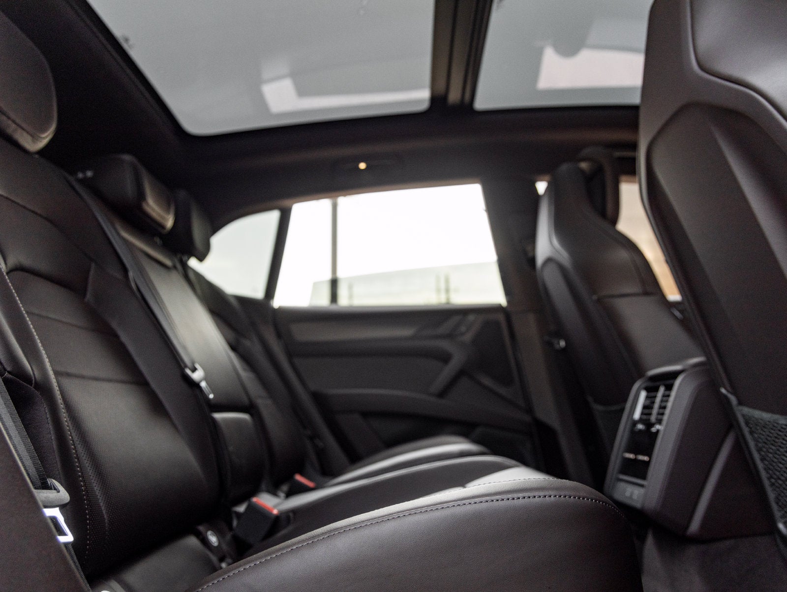 2026 Porsche Cayenne Cayenne Turbo Electric