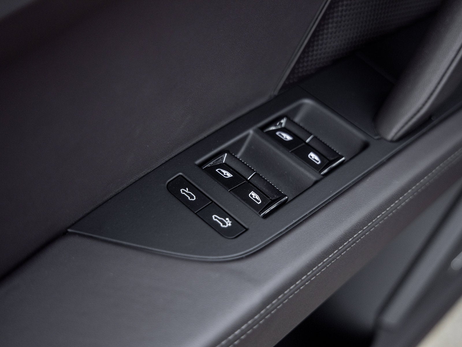 2026 Porsche Cayenne Cayenne Turbo Electric