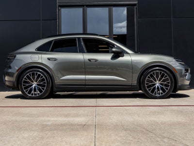 2026 Porsche Macan Macan Electric