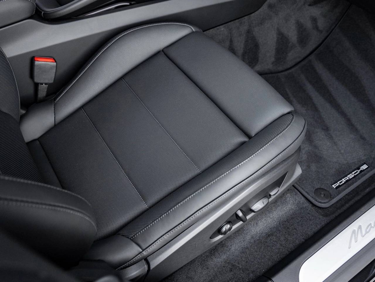 2025 Porsche Macan Electric Macan Electric