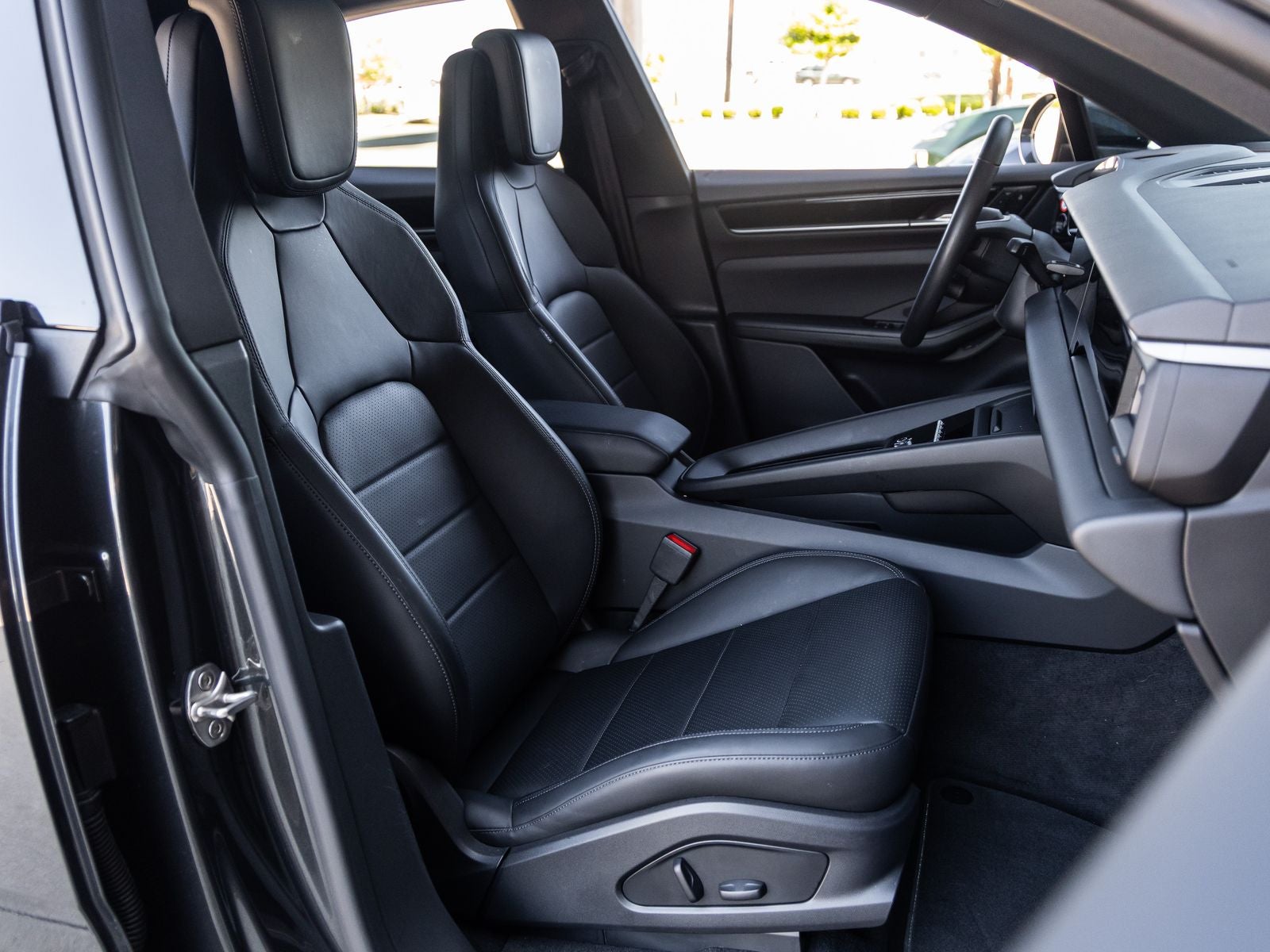 2025 Porsche Macan Electric